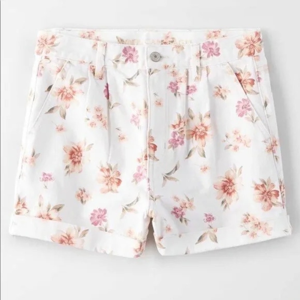 American Eagle Women's White Floral Denim Mom Shorts